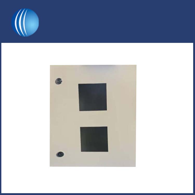 Skrzynka rozdzielcza o lekkiej konstrukcji